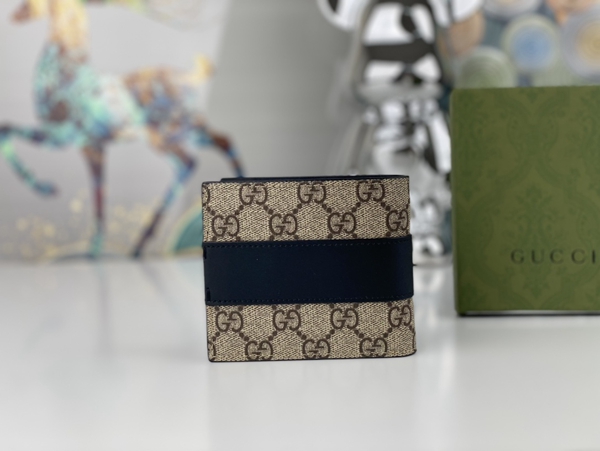 グッチ財布コピー背面デザイン